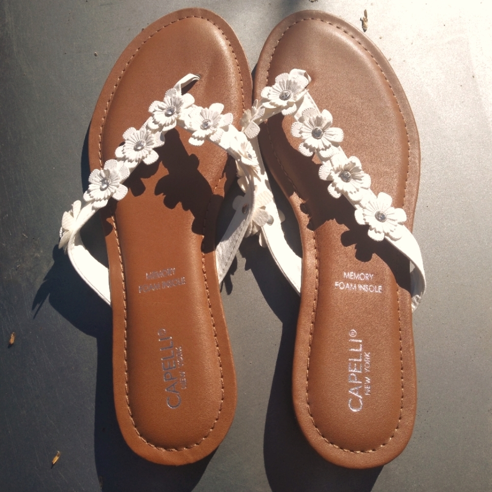 Sandles - Picture 1 of 2